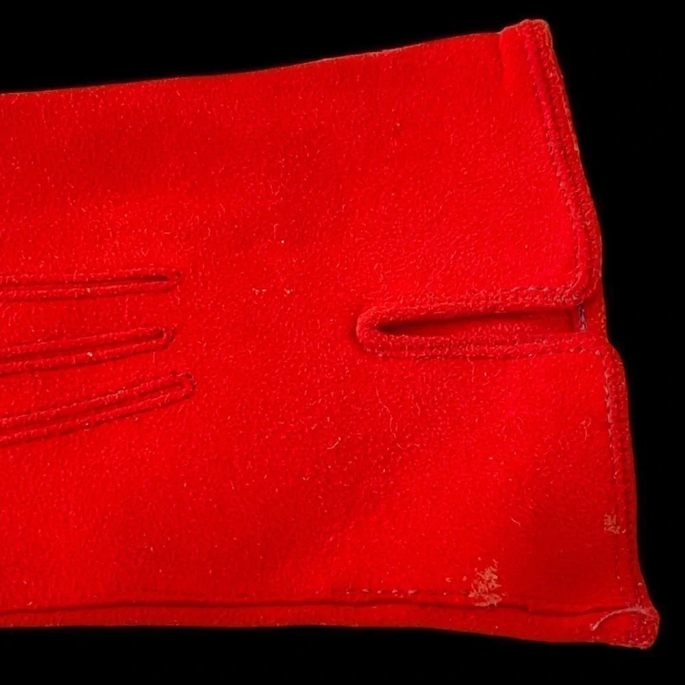 Vintage Sexy Fire Red Suede 1960’s Wrist Length Driving Gloves Warm Winter Wear